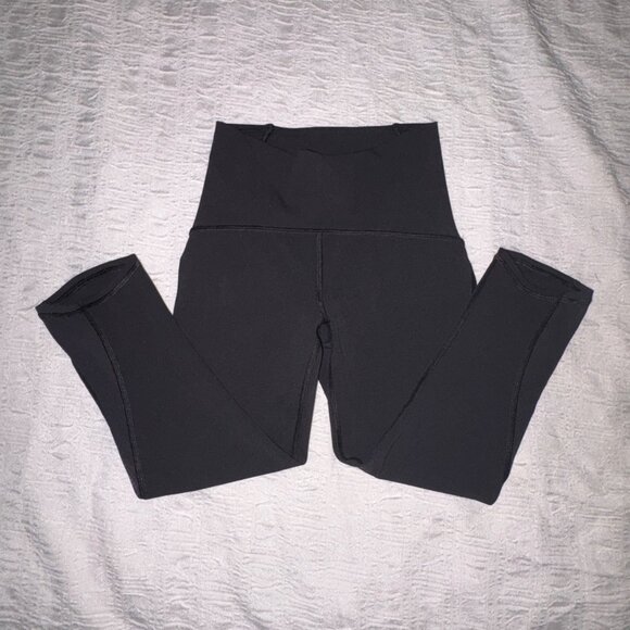 EXCELLENT Lululemon Train Times Crop 17" Black Luxtreme High-Rise Leggings 2 - Picture 3 of 9